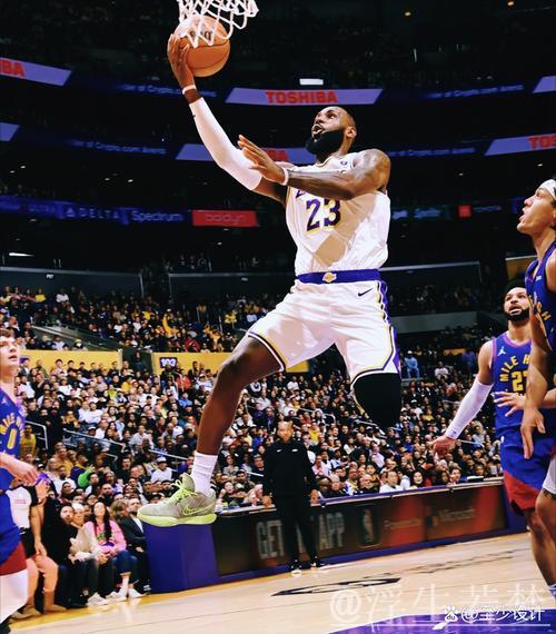 詹姆斯火力全开 突破上篮势不可挡 詹姆斯火力全开 突破上篮势不可挡